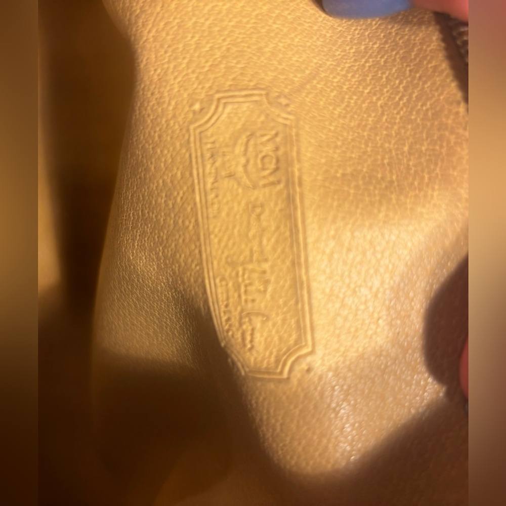 MCM Large Clutch Bag. Excellent condition - Picture 7 of 8
